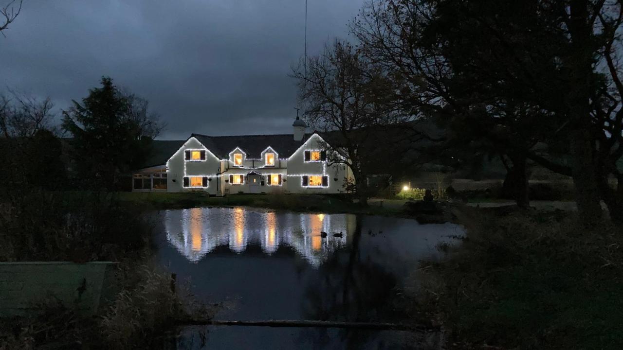 Llwyn Onn Guest House, North Wales Pentrefoelas Exterior photo